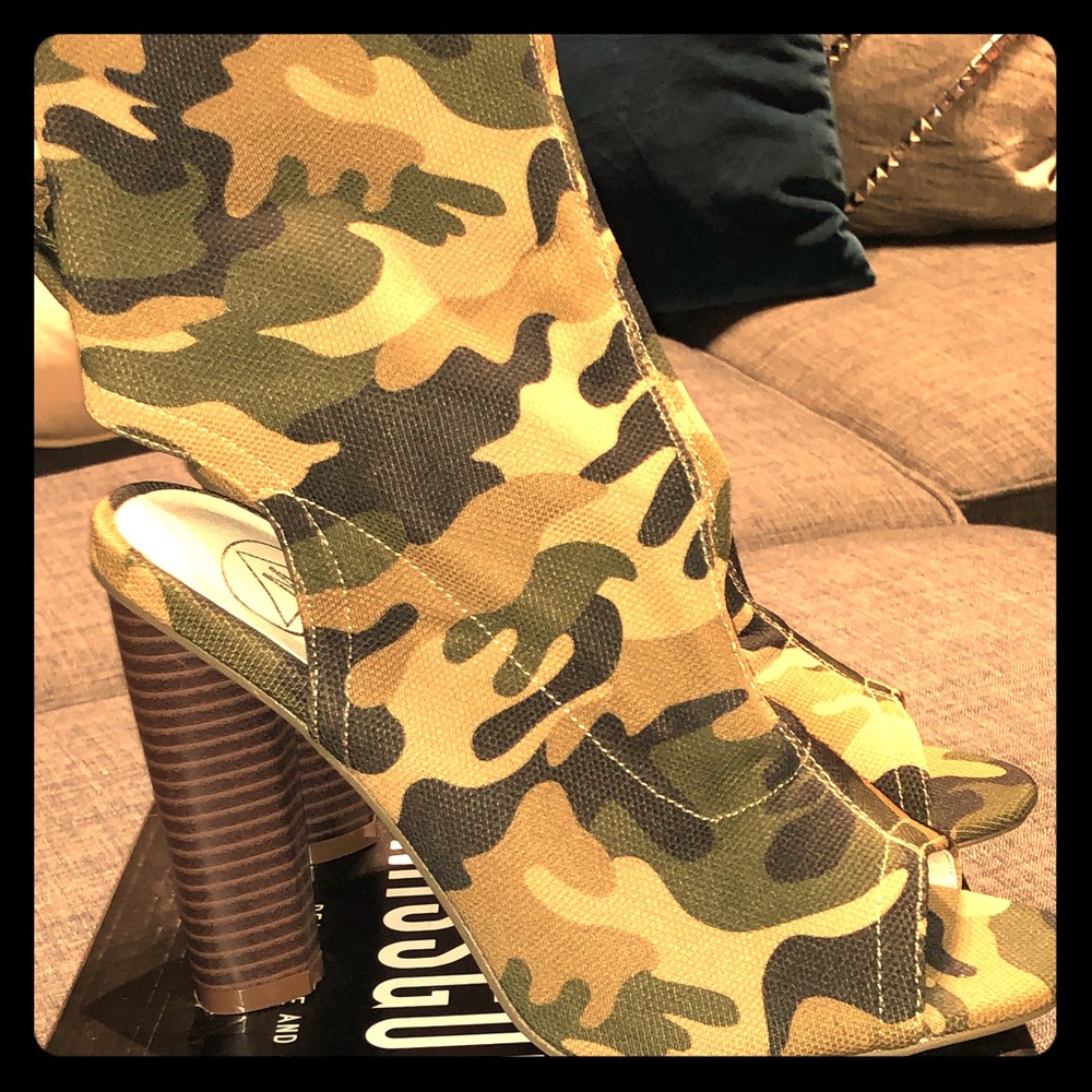 Camo bootie